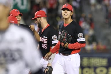 입단 7년 차에 1군 데뷔 KIA 홍원빈, 154㎞ 광속구 한풀이 투구